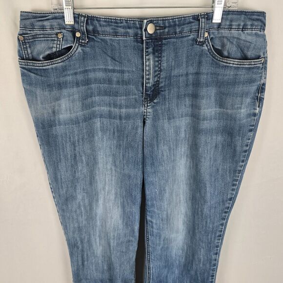 Christopher & Banks Jeans Women's 14 Blue Medium Wash Straight Rose Embroidering - Picture 3 of 16